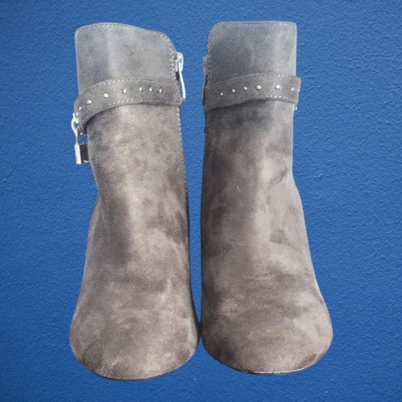 Women's Metro Brown Suede Ankle Boots Size 6.5 - Picture 3 of 5